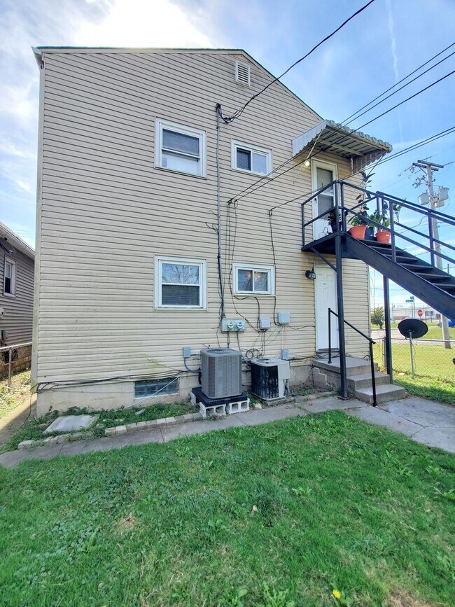 Foto del edificio - 2822-2824 E 5th Ave