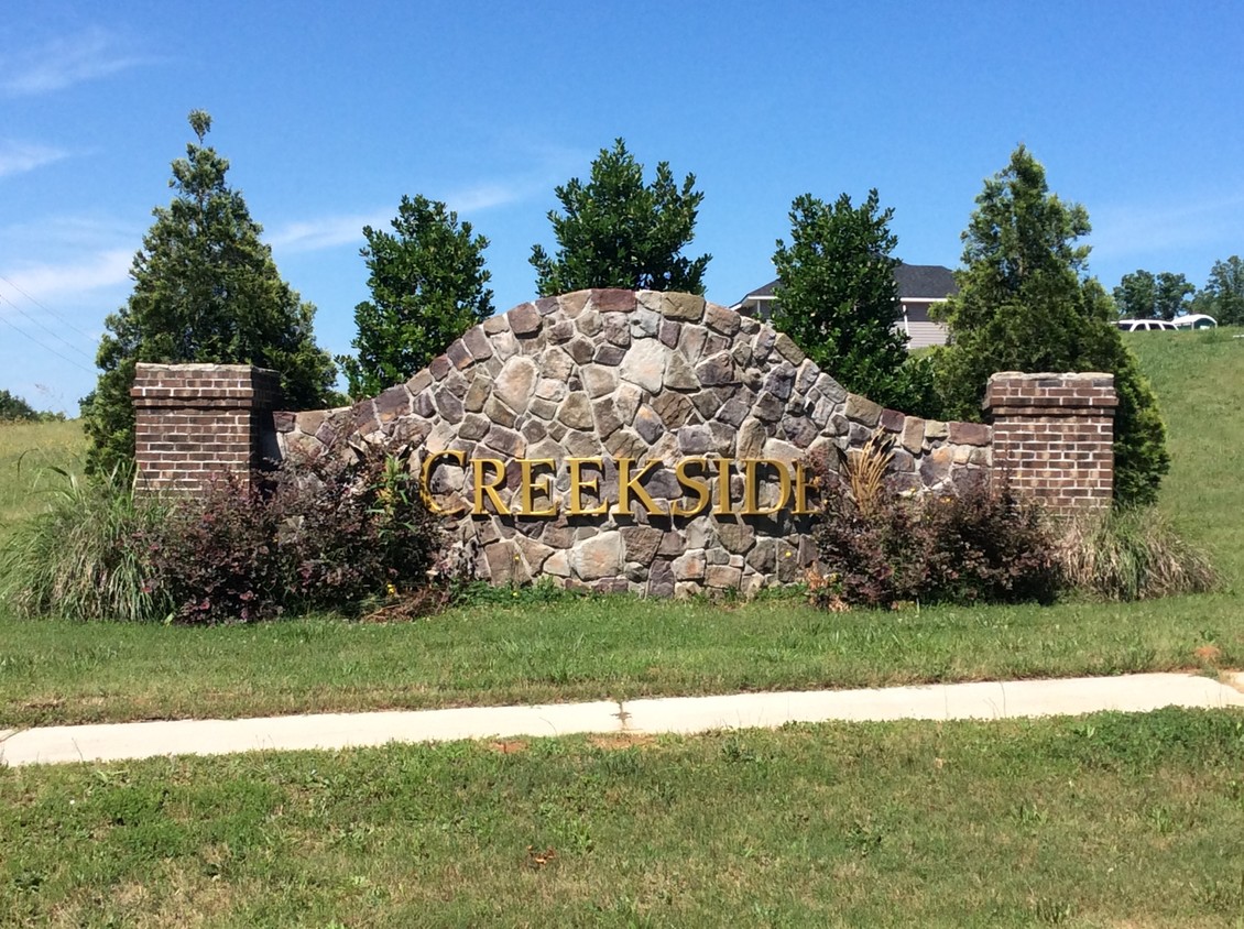 Primary Photo - Creekside Landing Apartments