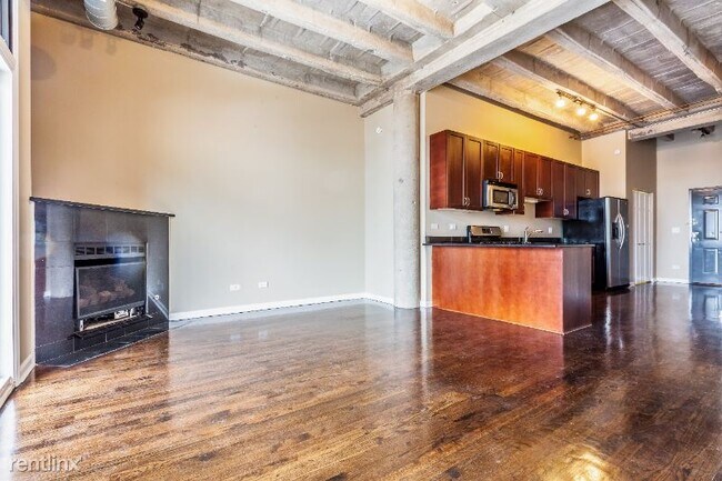 Building Photo - 1 br, 1 bath Condo - 809 E 40th St