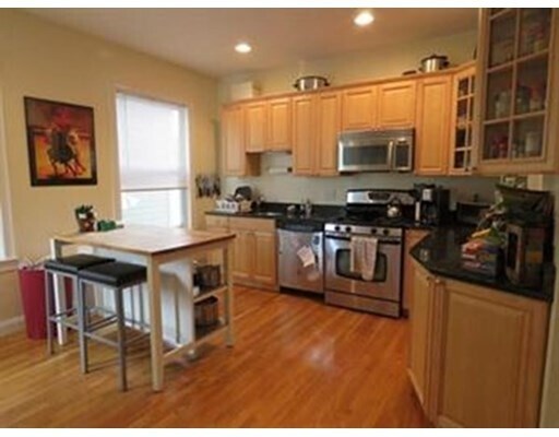 Foto del edificio - 388 Medford St