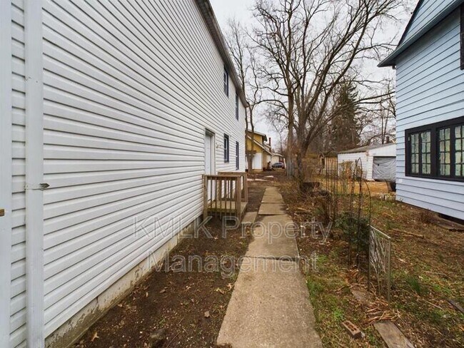 Building Photo - 710 Copley Rd