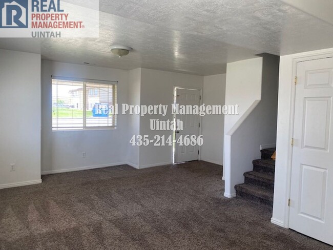 Foto del edificio - Beautiful twin home for rent!