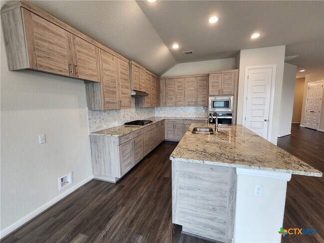 Building Photo - 2209 Hoja Ave