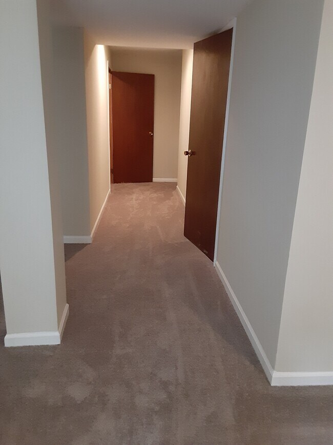 ¡Sótano terminado! - 36 Bristol Ct