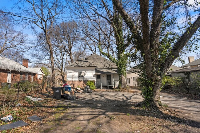 Building Photo - 1720 Thompson Ave