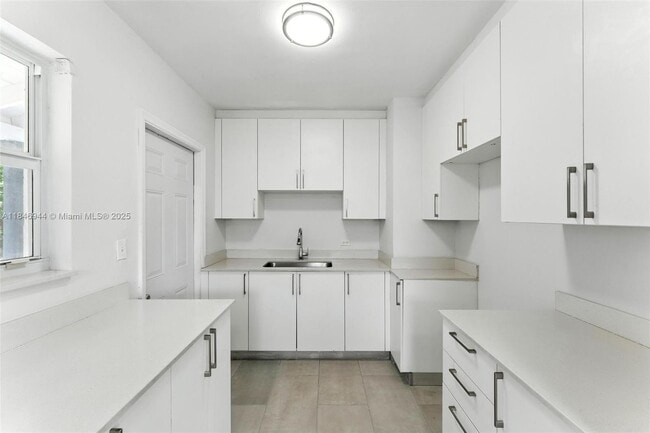 Building Photo - 1245 NW 84th Ter