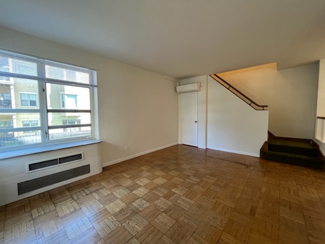 Building Photo - 1260 N Prospect Ave