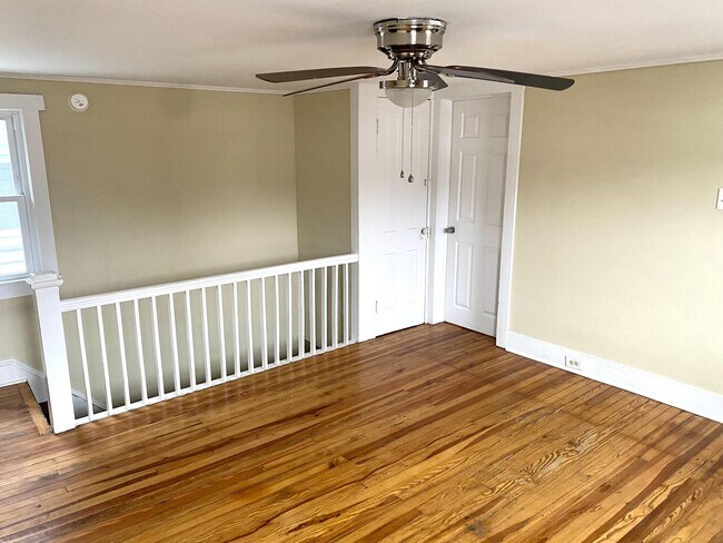 Foto del edificio - 19 Center StreetSingle Family Home Ctr
