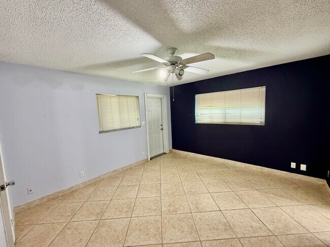 Building Photo - 7714 SW 8th Ct