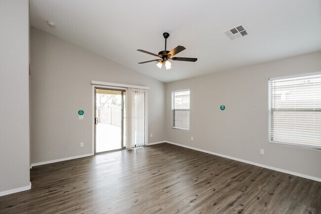 Foto del edificio - 23189 S 215th St