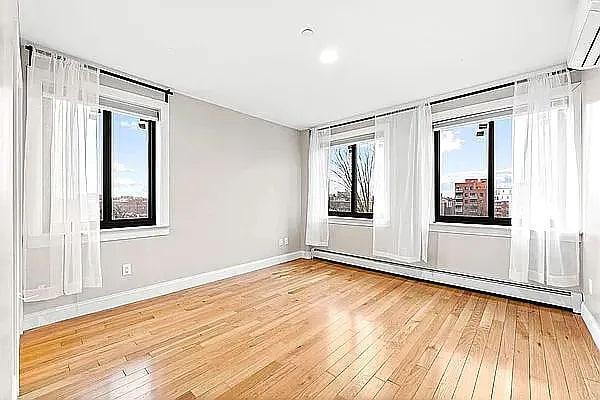 Foto del edificio - 42-32 147th St