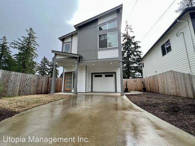 Building Photo - 3 br, 2.5 bath House - 12650 SE Kelly St
