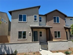 Building Photo - 309 Loon
