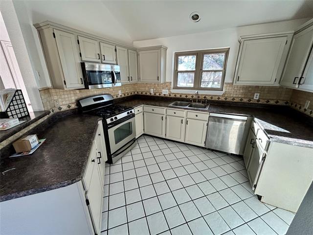 Foto del edificio - 2218 Fuqua Rd