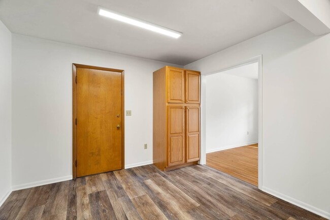 Building Photo - 2107 Garden Dr