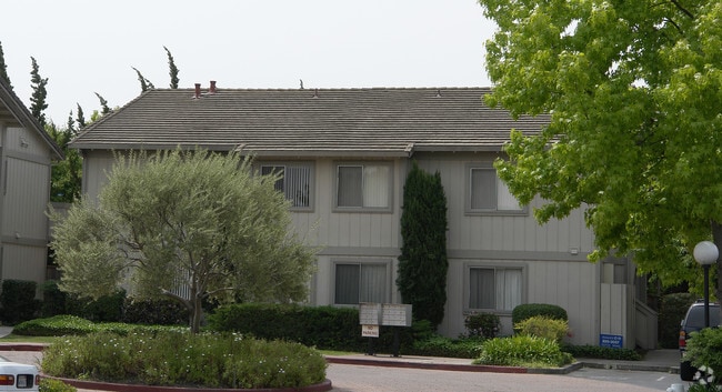 Building Photo - Mohr Terrace Apartments