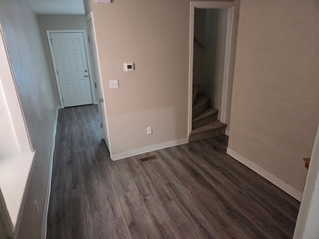 Foto del edificio - 2 Bedroom 1 Bath Townhouse