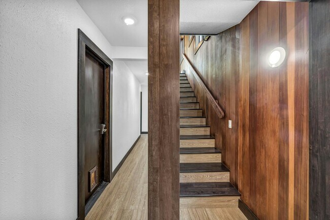 Foto del edificio - 638 N Martin Dr