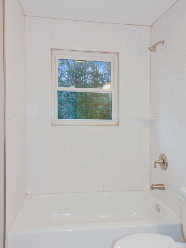 Foto del edificio - 11415 H G Trueman Rd