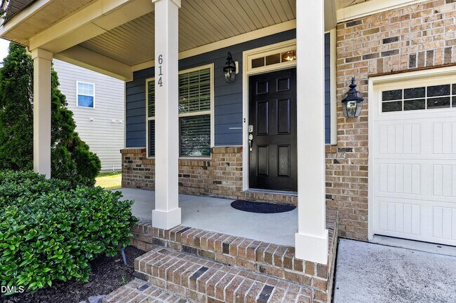 Foto del edificio - 614 Rose Laurel Ct