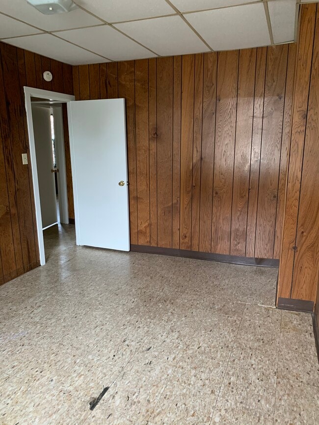 Bedroom 1 - 1106 Radcliffe St