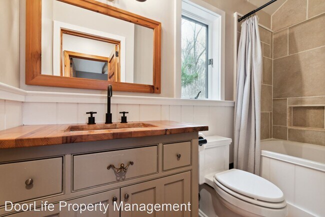 Foto del edificio - 2 br, 1.5 bath House - 248 Cedar Knoll Rd