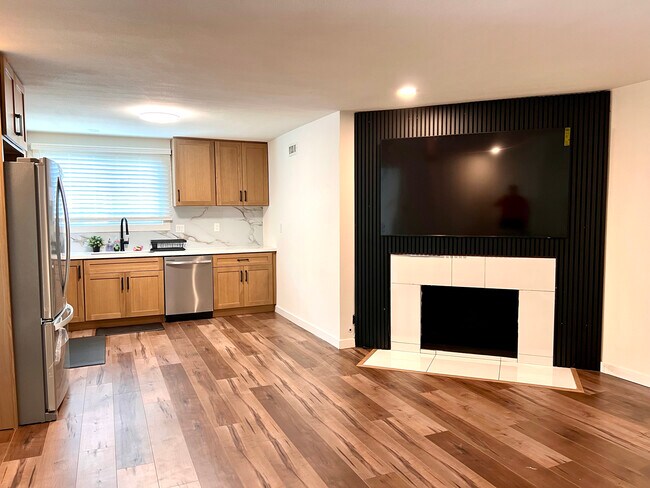 Foto del edificio - 6901 Fallbrook Ave