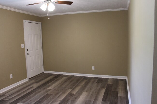 Building Photo - 697 Coventry Cir