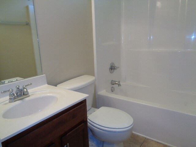 Foto principal - 208 Blossom Ct