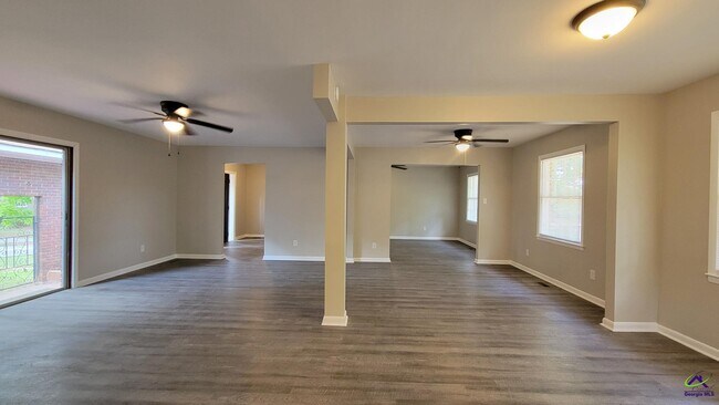 Foto del edificio - 507 Kimberly Rd