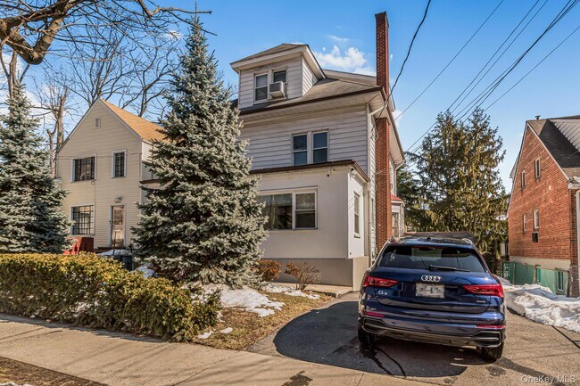 Foto del edificio - 5630 Riverdale Ave