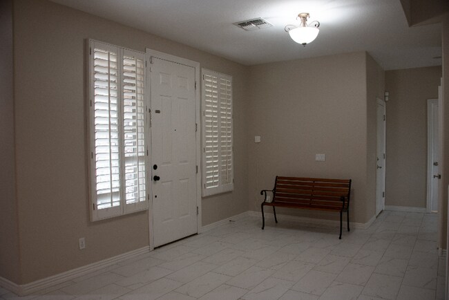 Foto del edificio - 2345 W Andrea Dr
