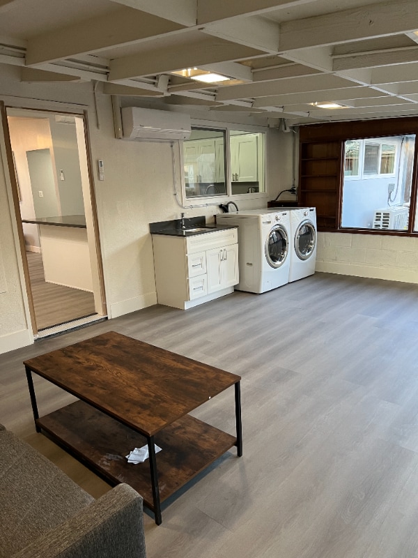 Foto del edificio - 742 Lakebird Dr