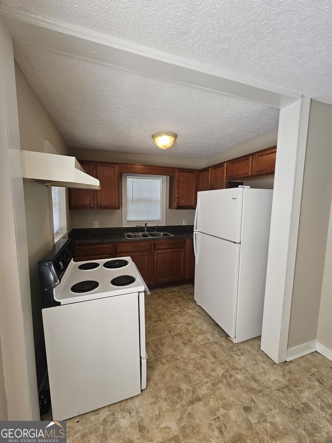 Foto del edificio - 12 Boone Dr