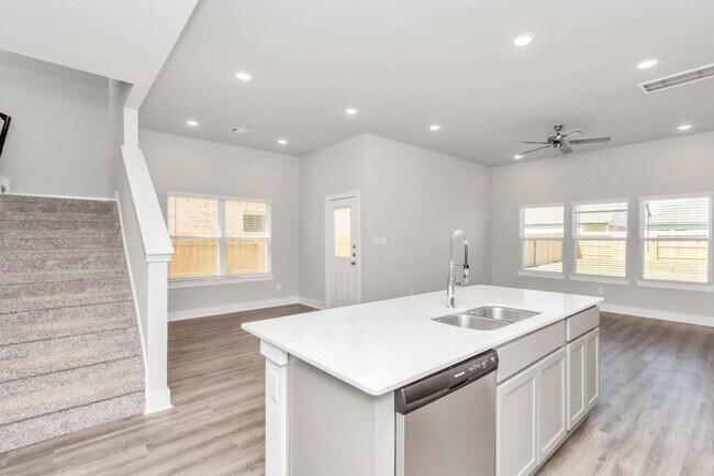 Foto del edificio - 21059 Montego Breeze Ln