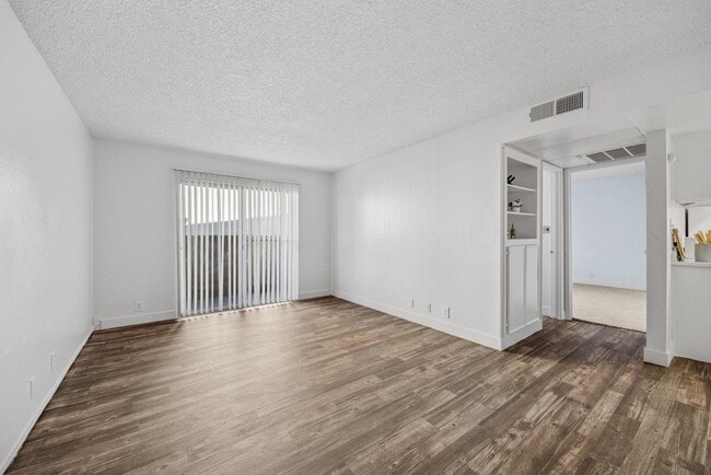 Building Photo - Madera at Metro