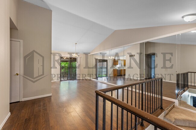 Building Photo - 1837 S Stacey St