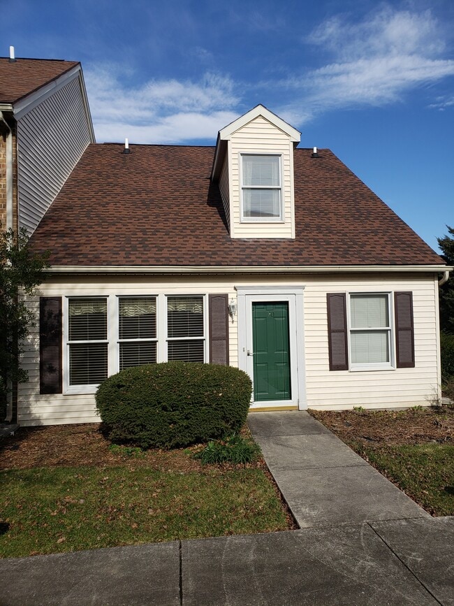 Back - 10 Brookline Ct