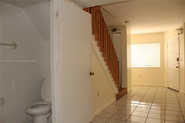 Building Photo - 551 NW 82nd Ave