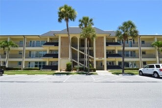 Building Photo - 4700 Cove Cir