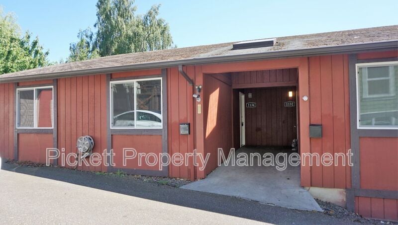 Primary Photo - 1134 Scott Ave