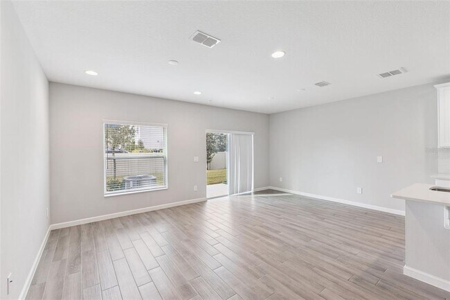 Building Photo - 212 Beautyberry Ln