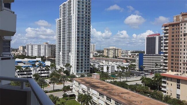 Foto del edificio - 1950 S Ocean Dr