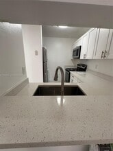 Building Photo - 1021 Twin Lakes Dr