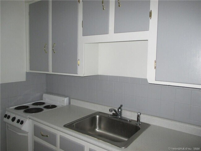 Building Photo - 26 Golden Hill St