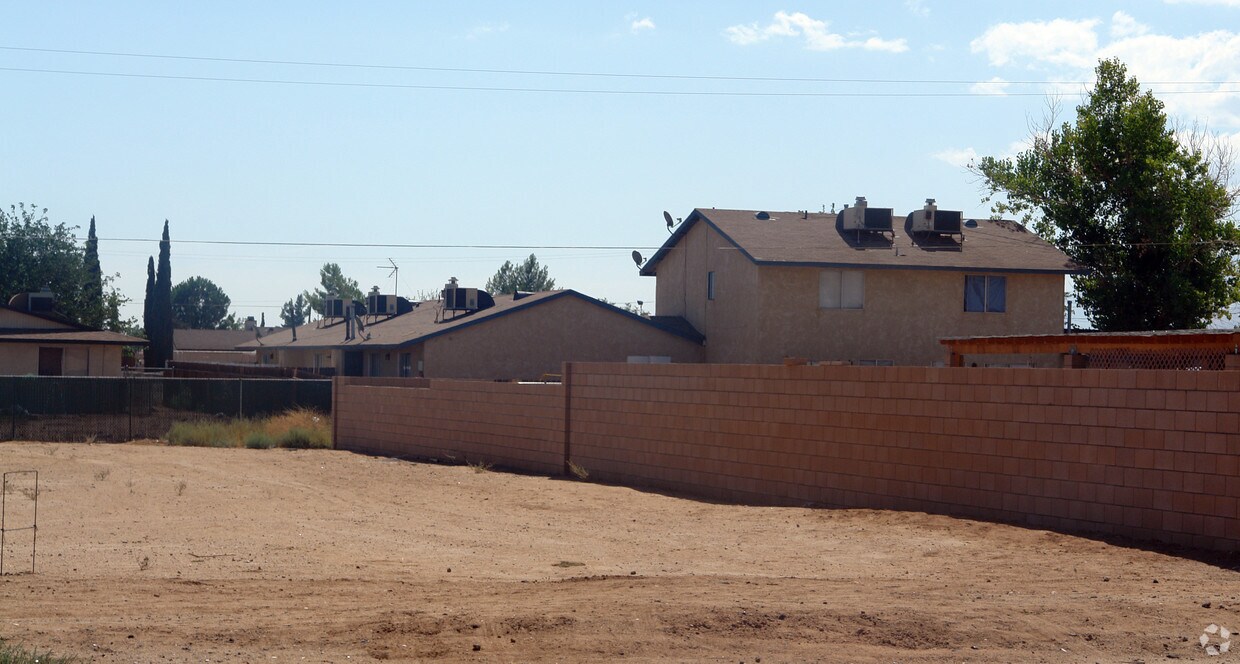 Building Photo - 20994 Sioux Rd