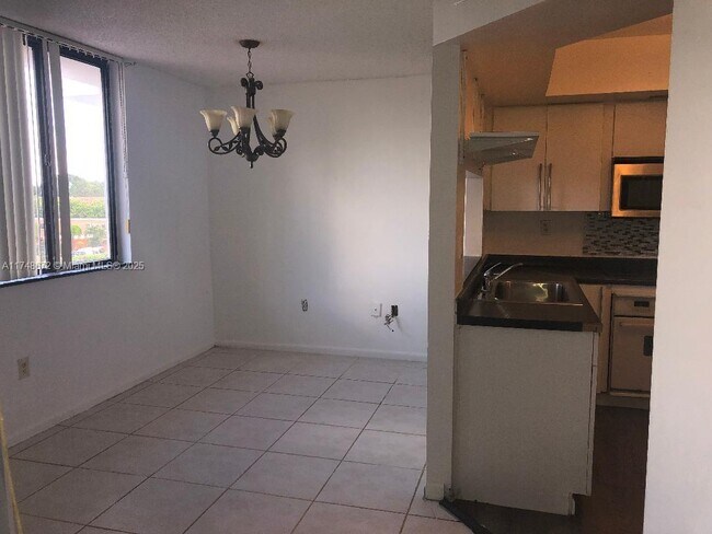 Foto del edificio - 8205 SW 152nd Ave