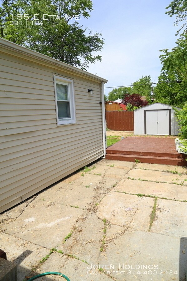 Building Photo - 155 E Etta Ave