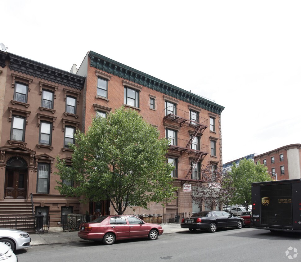 Building Photo - 983 Fulton St