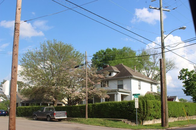 Foto del edificio - 600 Radford Pl
